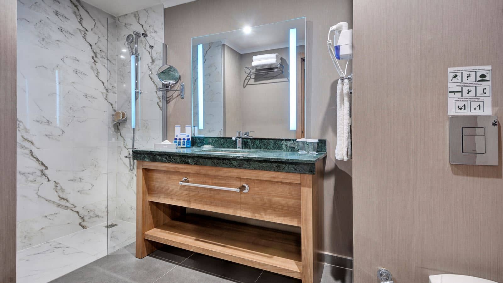 rooms-standard-room-landview