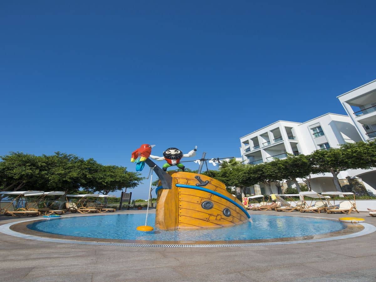 pools-outdoor-childrens-pool
