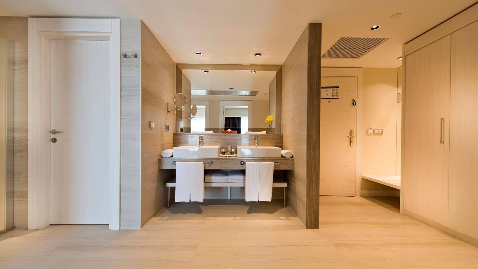 rooms-family-superior-sea-view-room