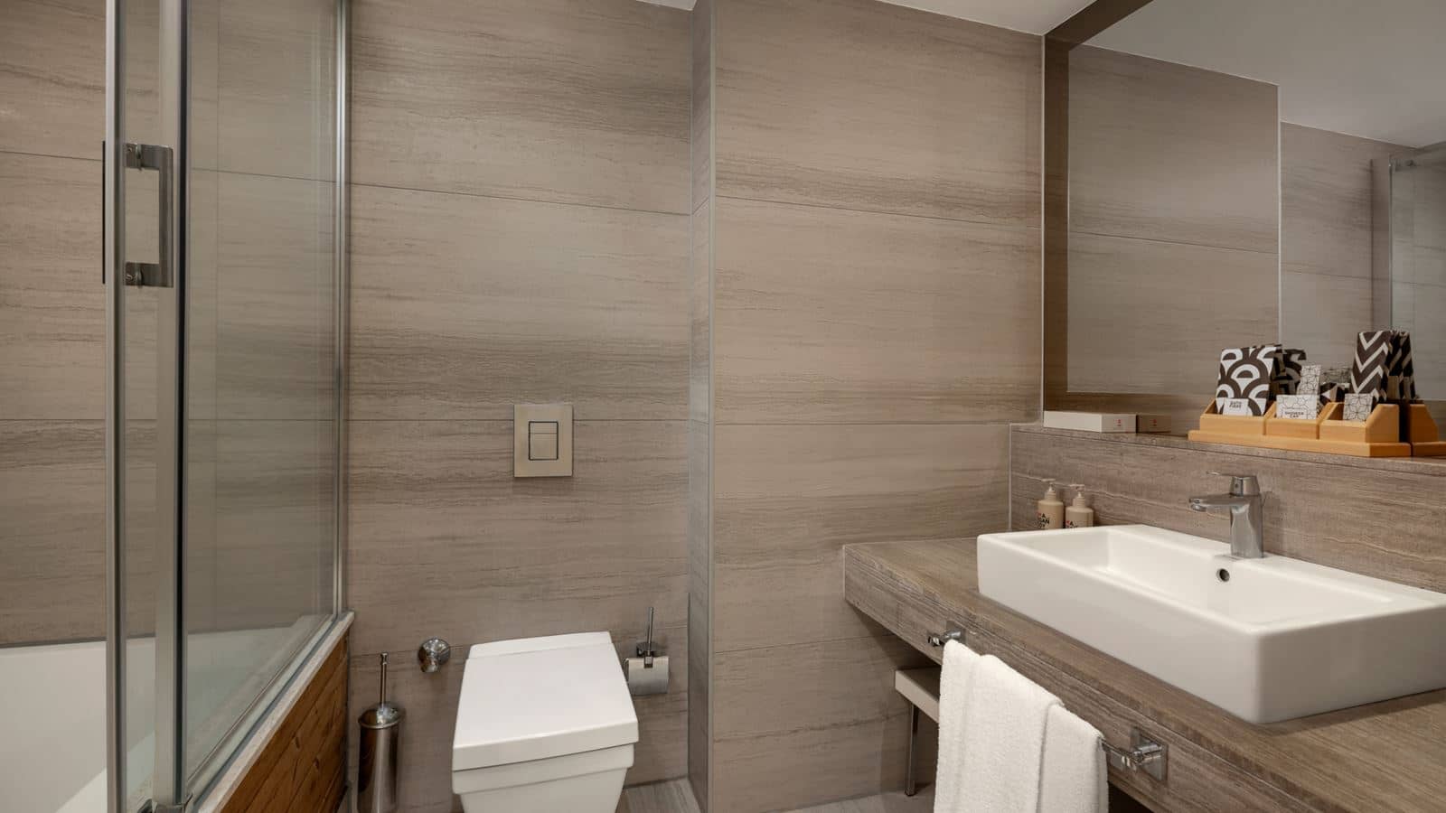 rooms-standard-dbl4-land-view-mixed-area