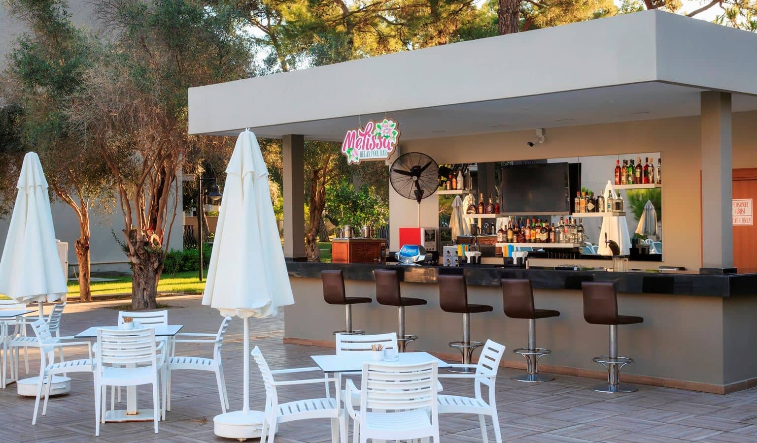 bars-relax-pool-bar