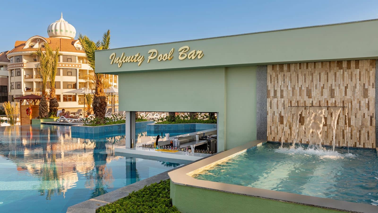 bars-infinity-pool-bar