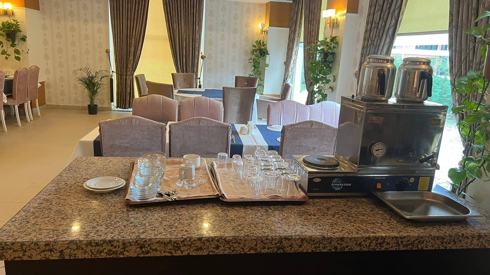 bars-onis-hotel-havuz-bar