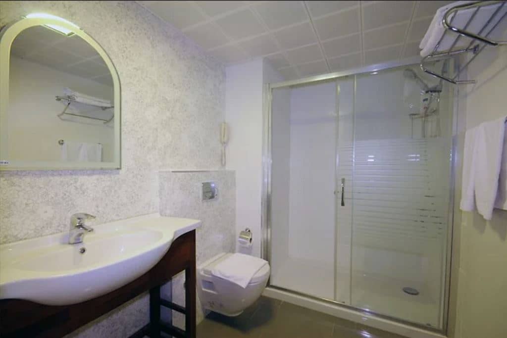 rooms-standard-room-side-sea-view