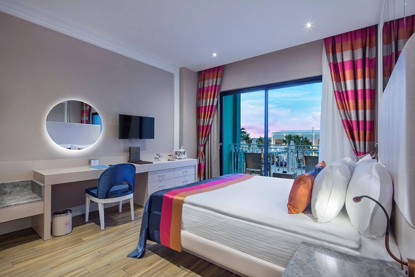 rooms-wonderland-standard-room-pool-view