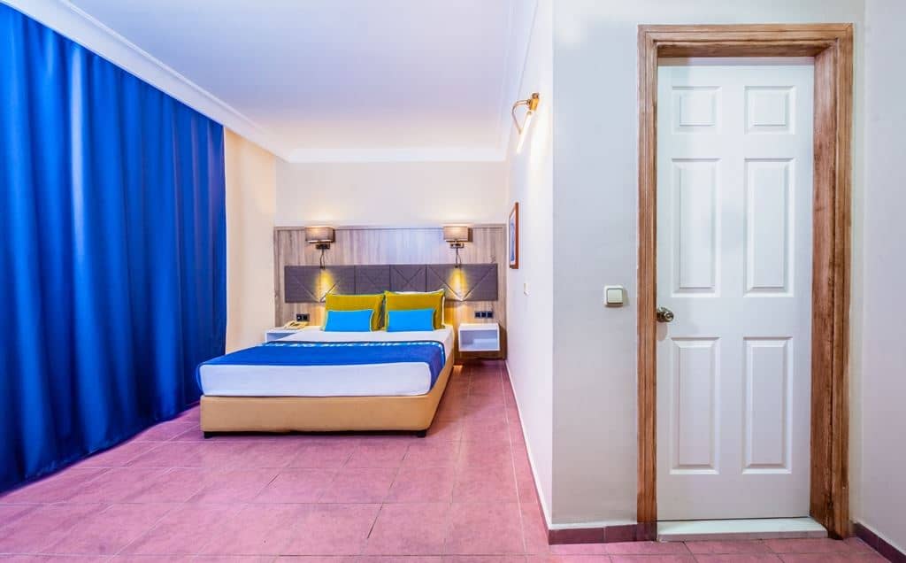 rooms-standard-room-with-balcony