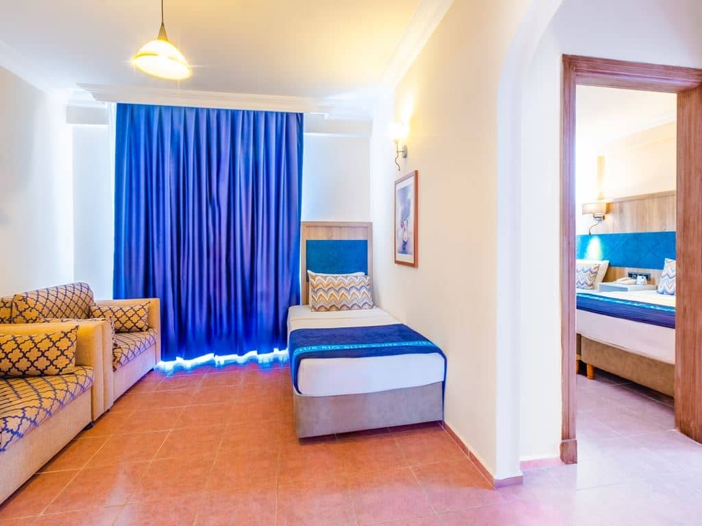 rooms-family-room
