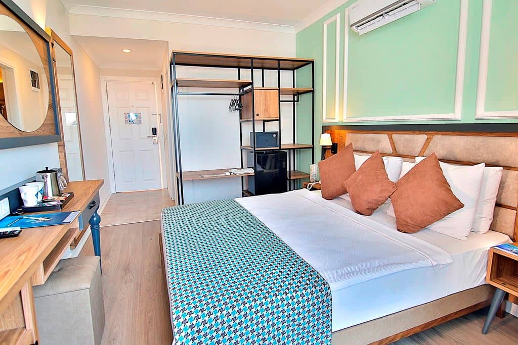rooms-superior-room-with-balcony