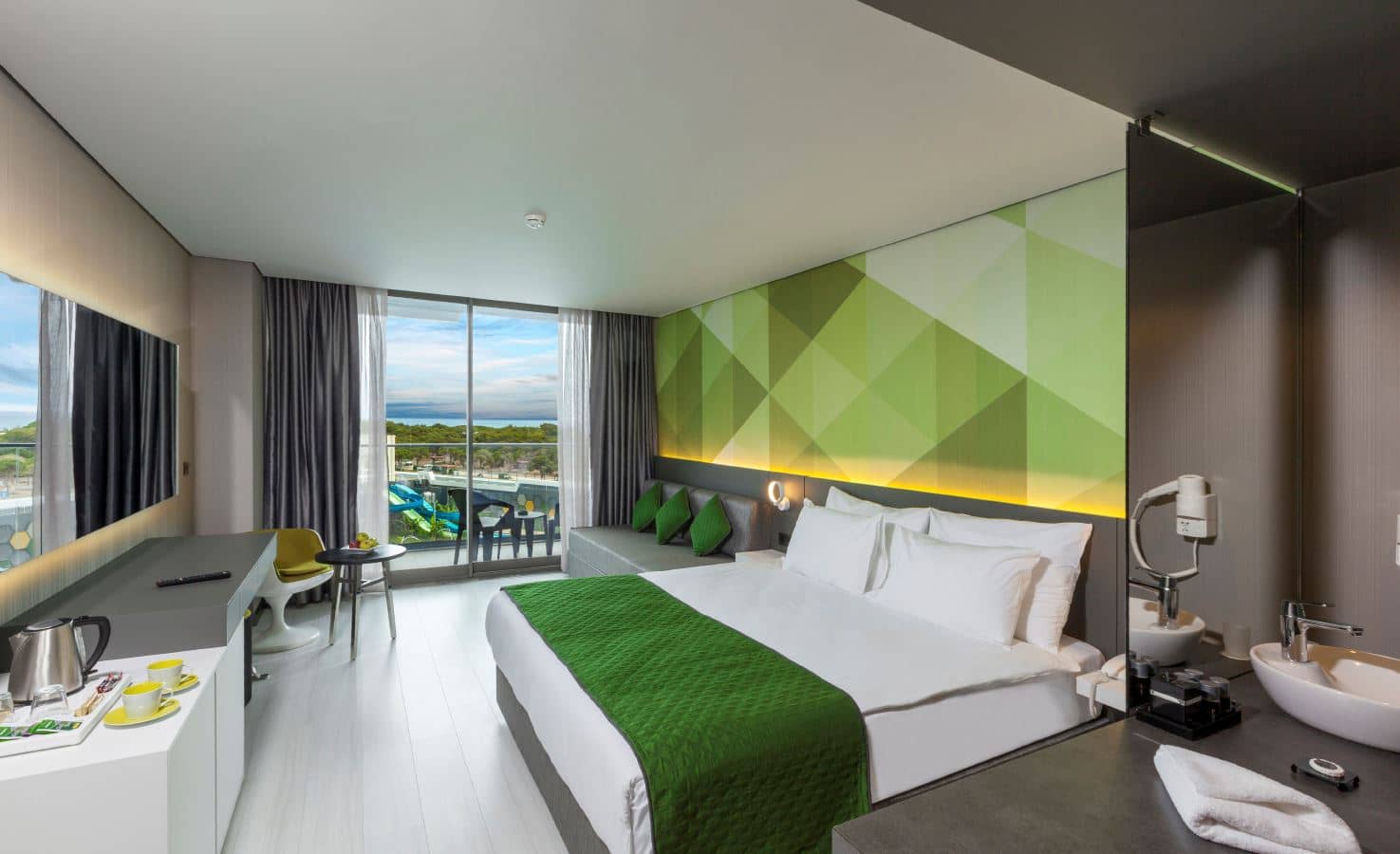 rooms-standard-room-side-sea-view