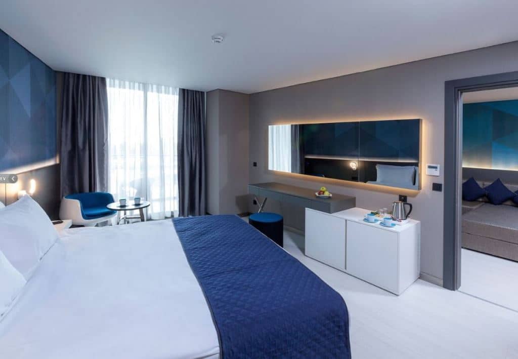 rooms-family-room