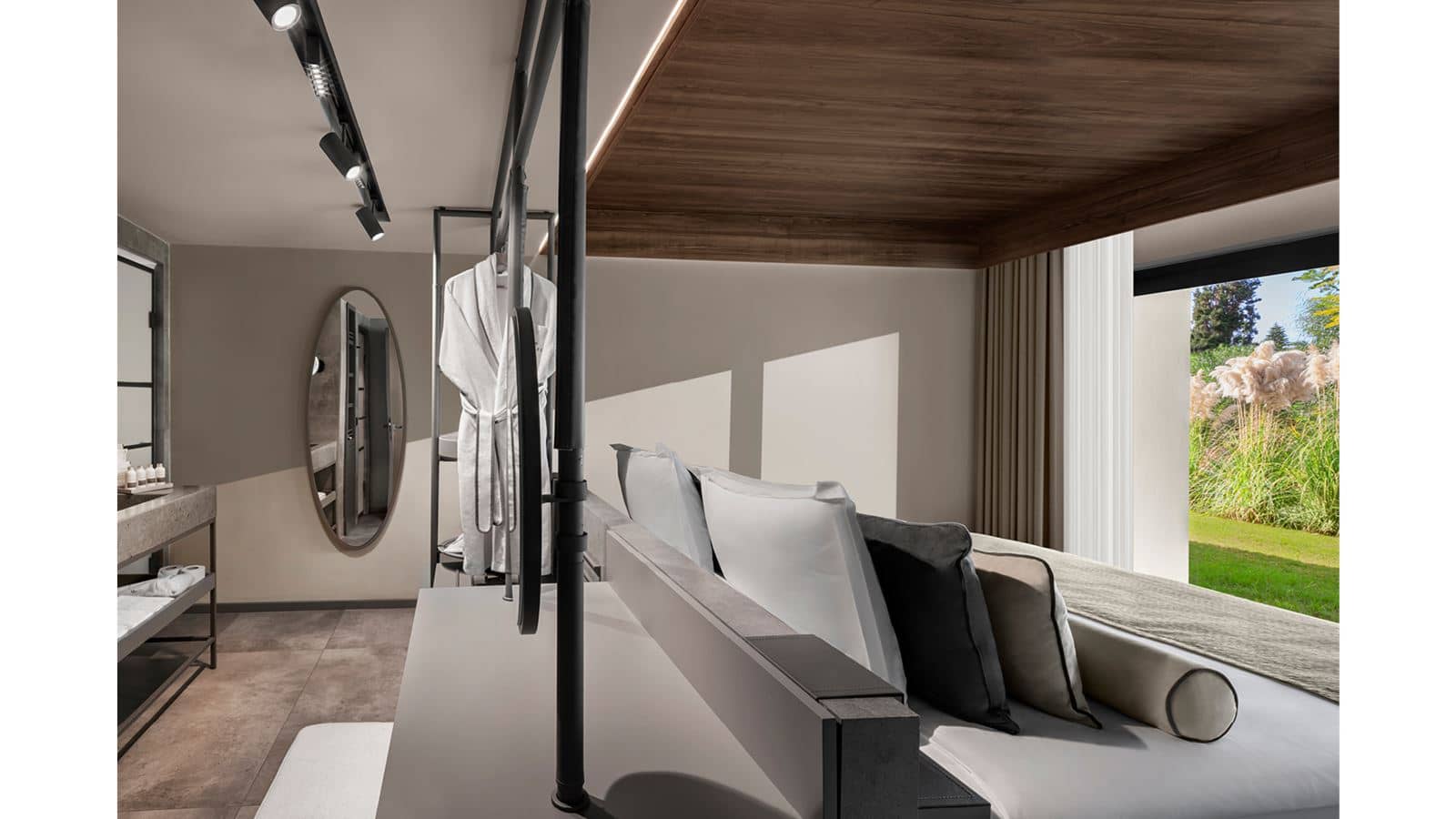 rooms-large-family-suite-terrace