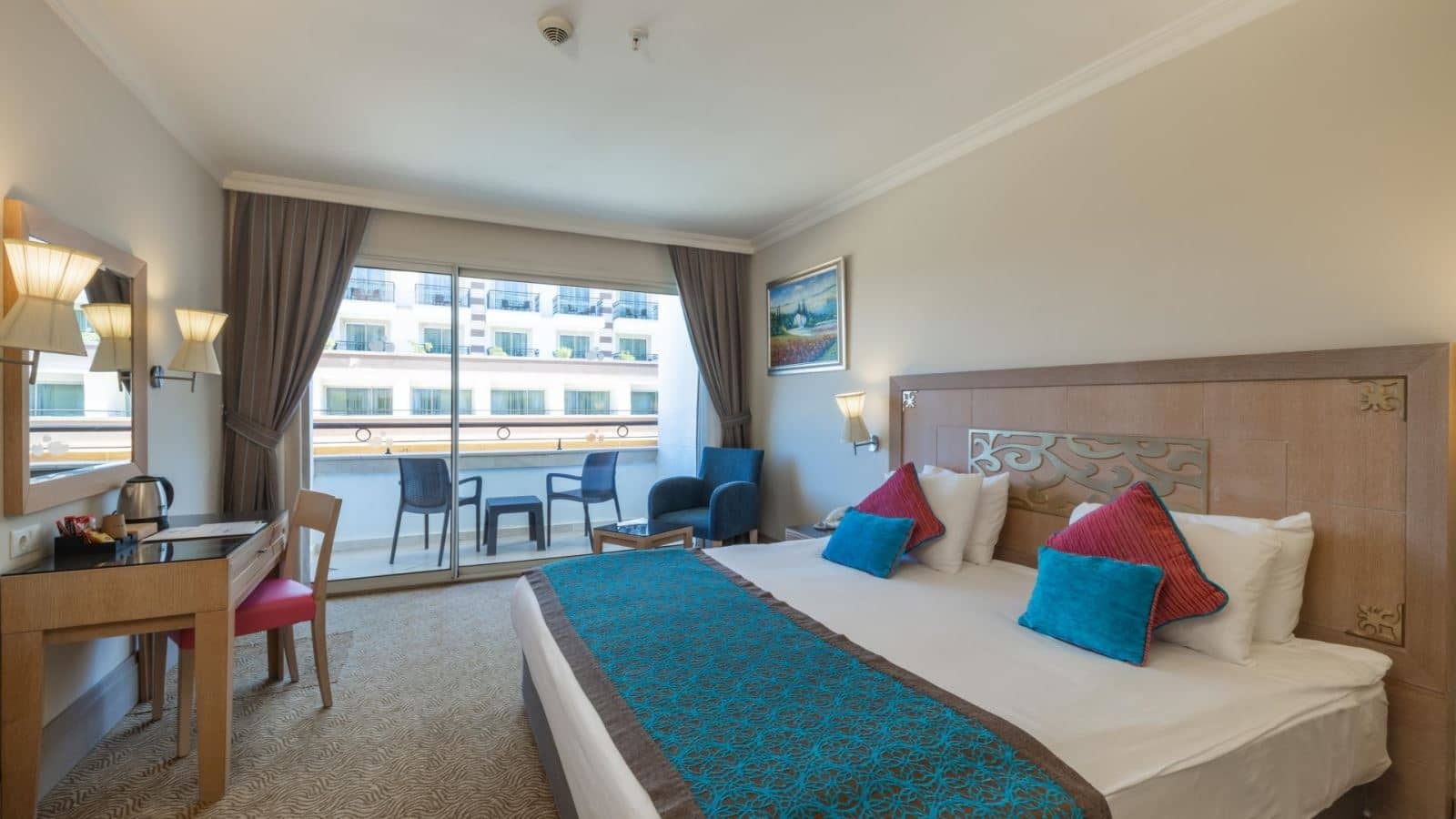 rooms-family-room-land-view
