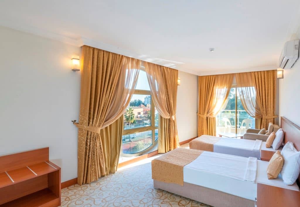rooms-family-room