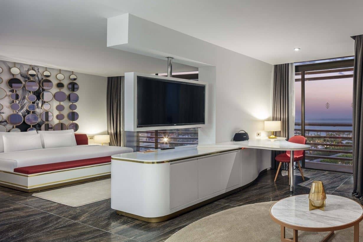 rooms-deluxe-suite