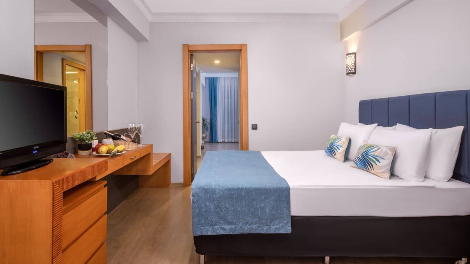 rooms-garden-family-room