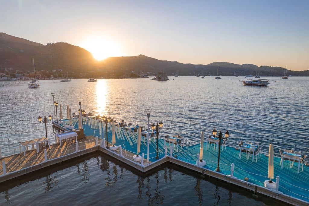 restaurants-fi-light-pier-restaurant