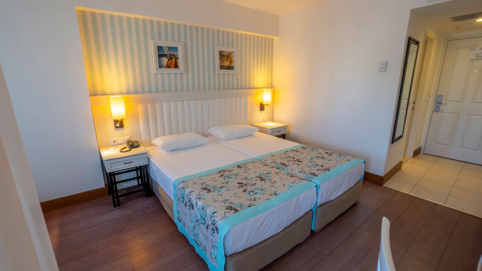 rooms-standard-room-land-view-with-balcony