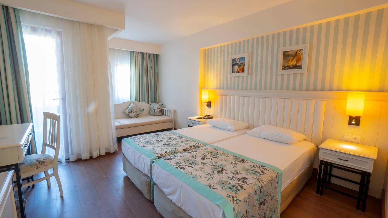 rooms-standard-room-land-view-with-balcony