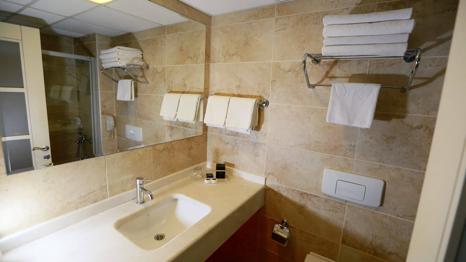 rooms-family-connecting-room