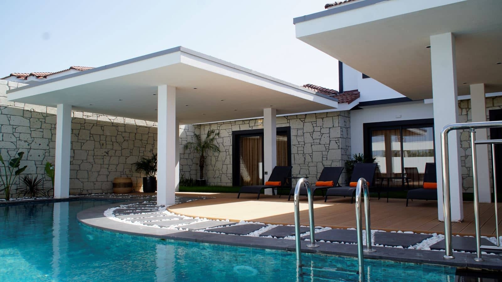 rooms-executive-villa