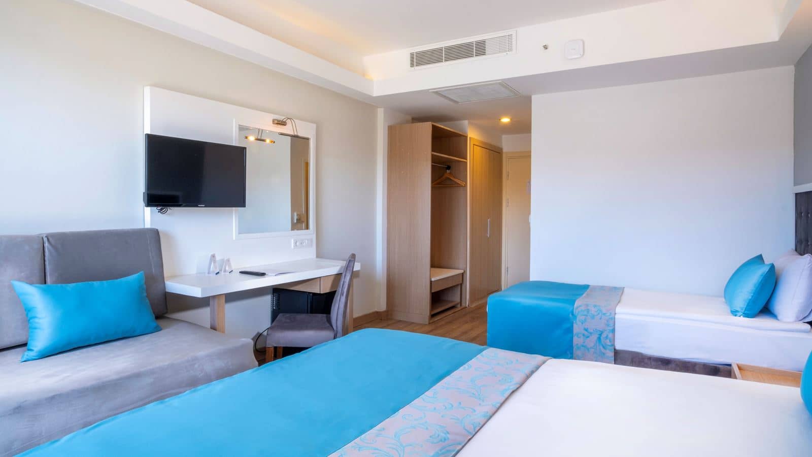 rooms-family-room