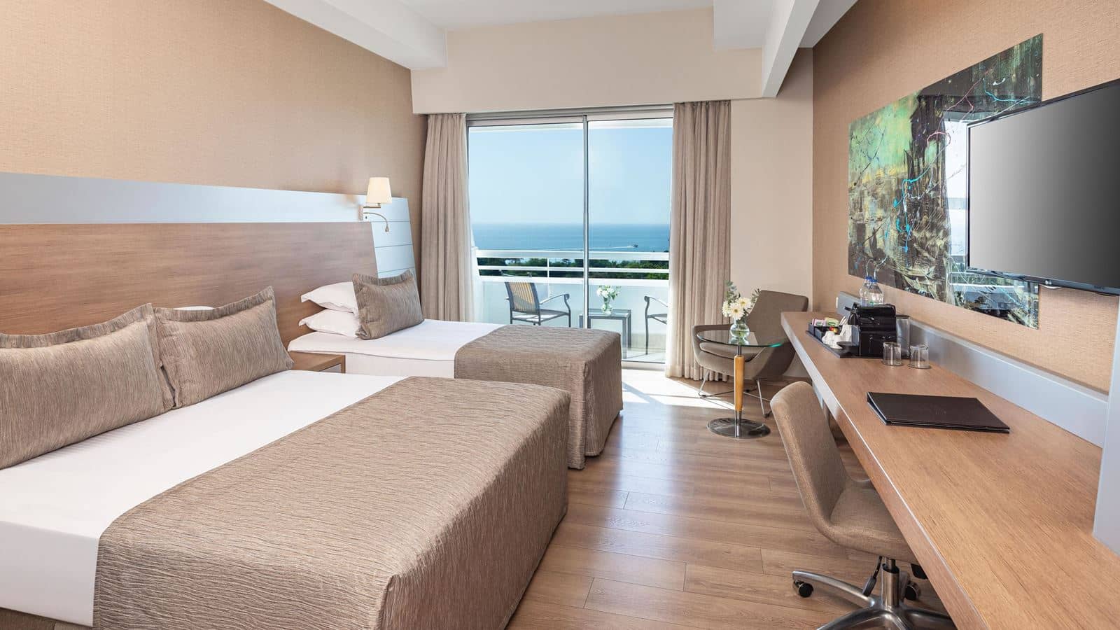 rooms-deluxe-room-sea-view