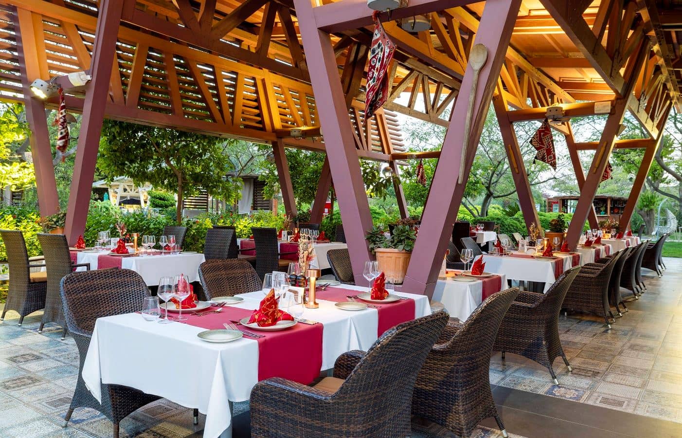 restaurants-dafne-ala-carte-restoran-gece-yemegi