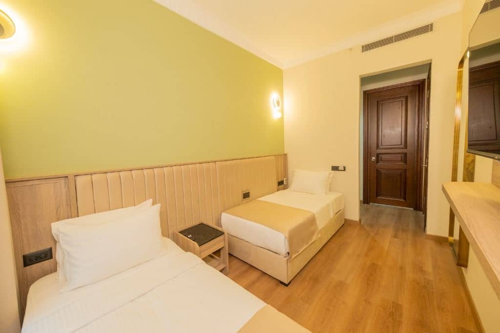 rooms-standard-room
