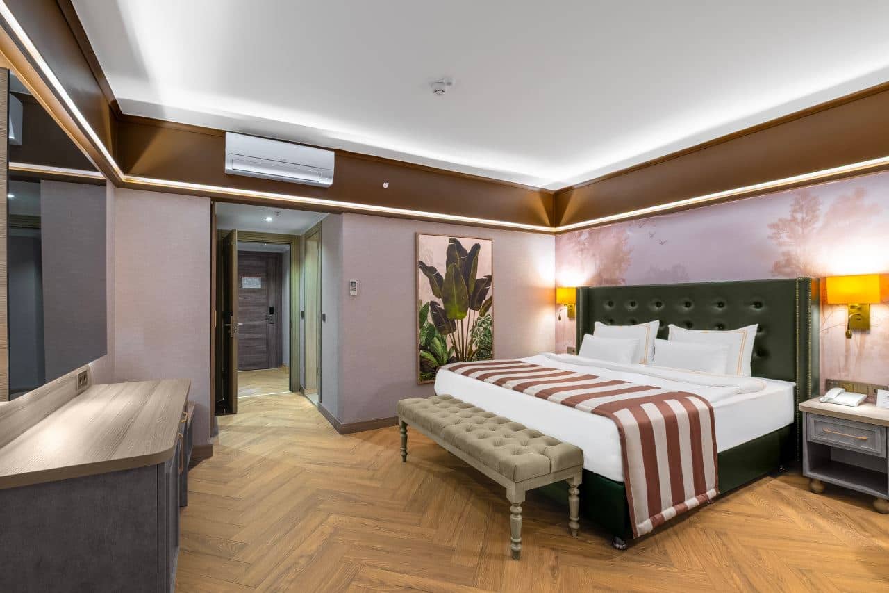rooms-corner-suite-room