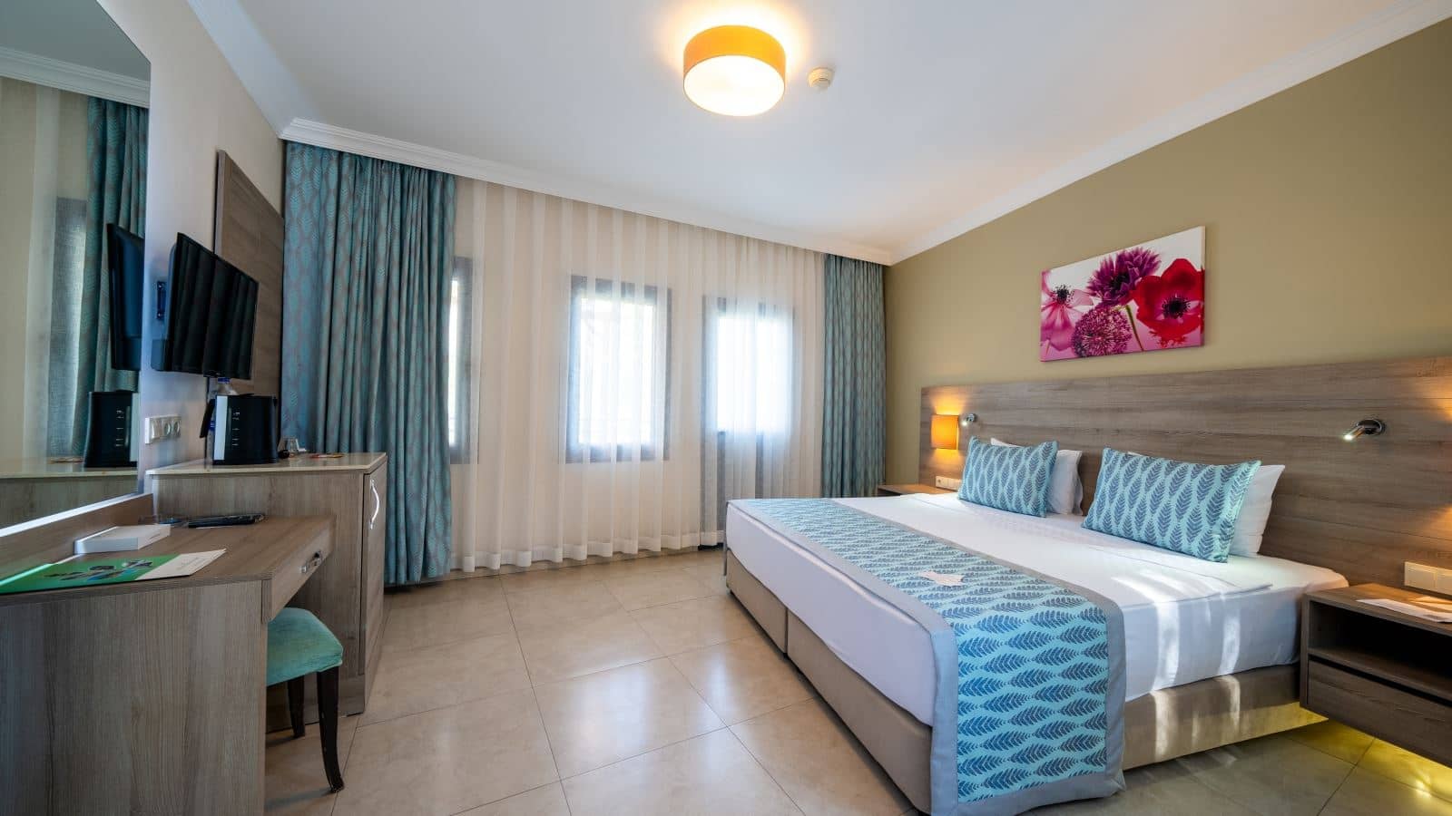 rooms-club-family-room