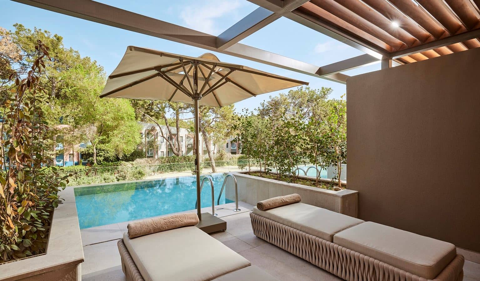 rooms-swim-up-room-side-sea-view