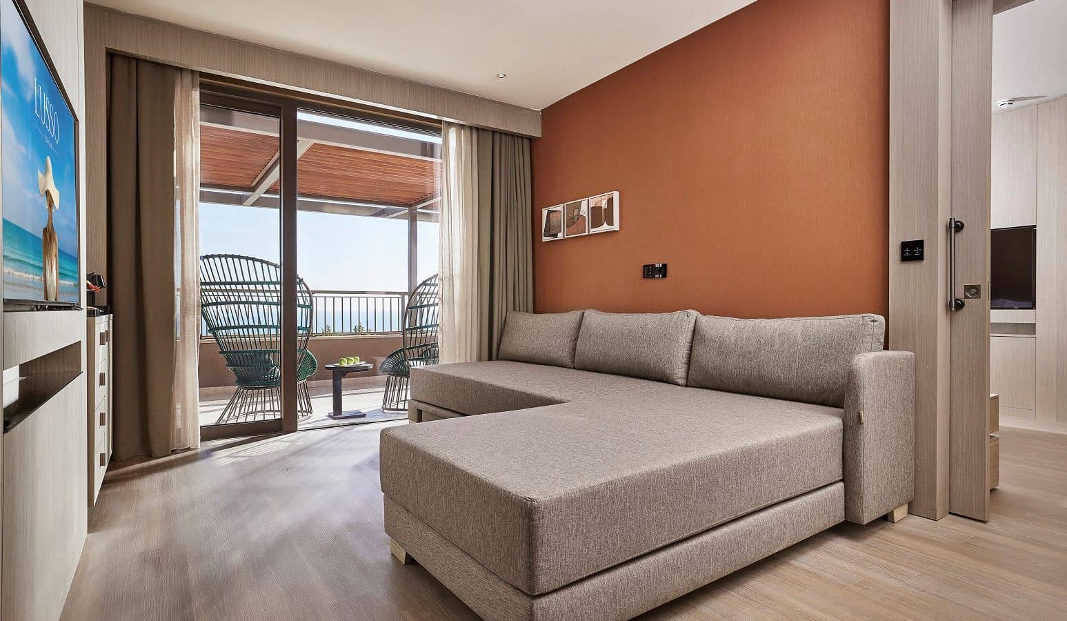 rooms-superior-family-suite-side-sea-view-room