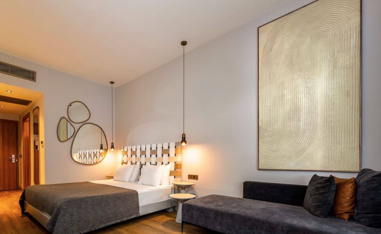 rooms-standart-pool-view-room
