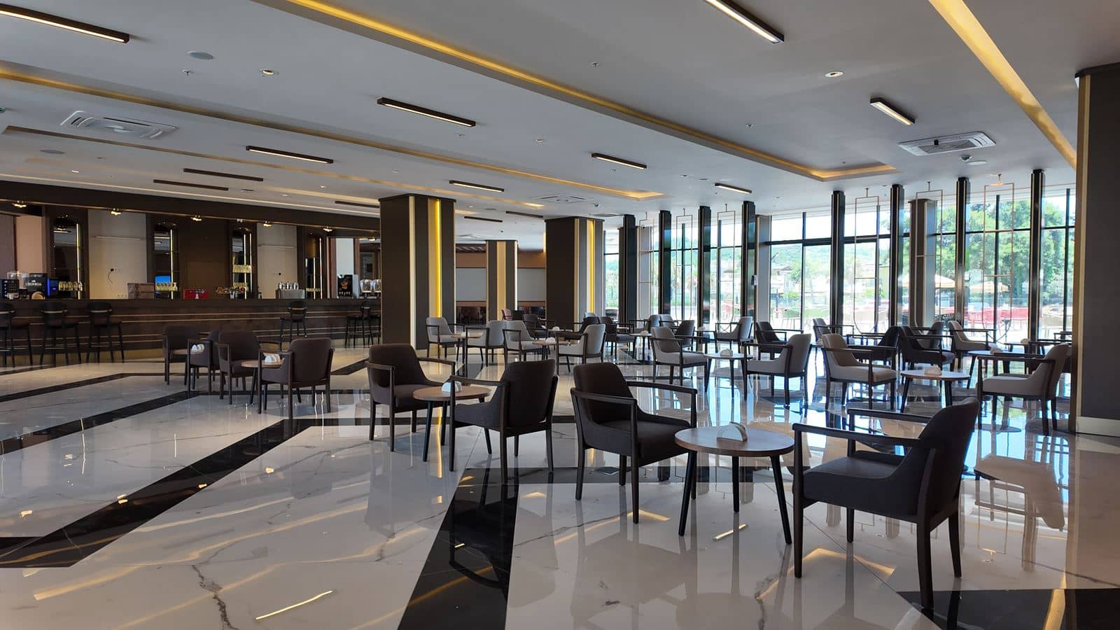 bars-doris-lobiy-bar