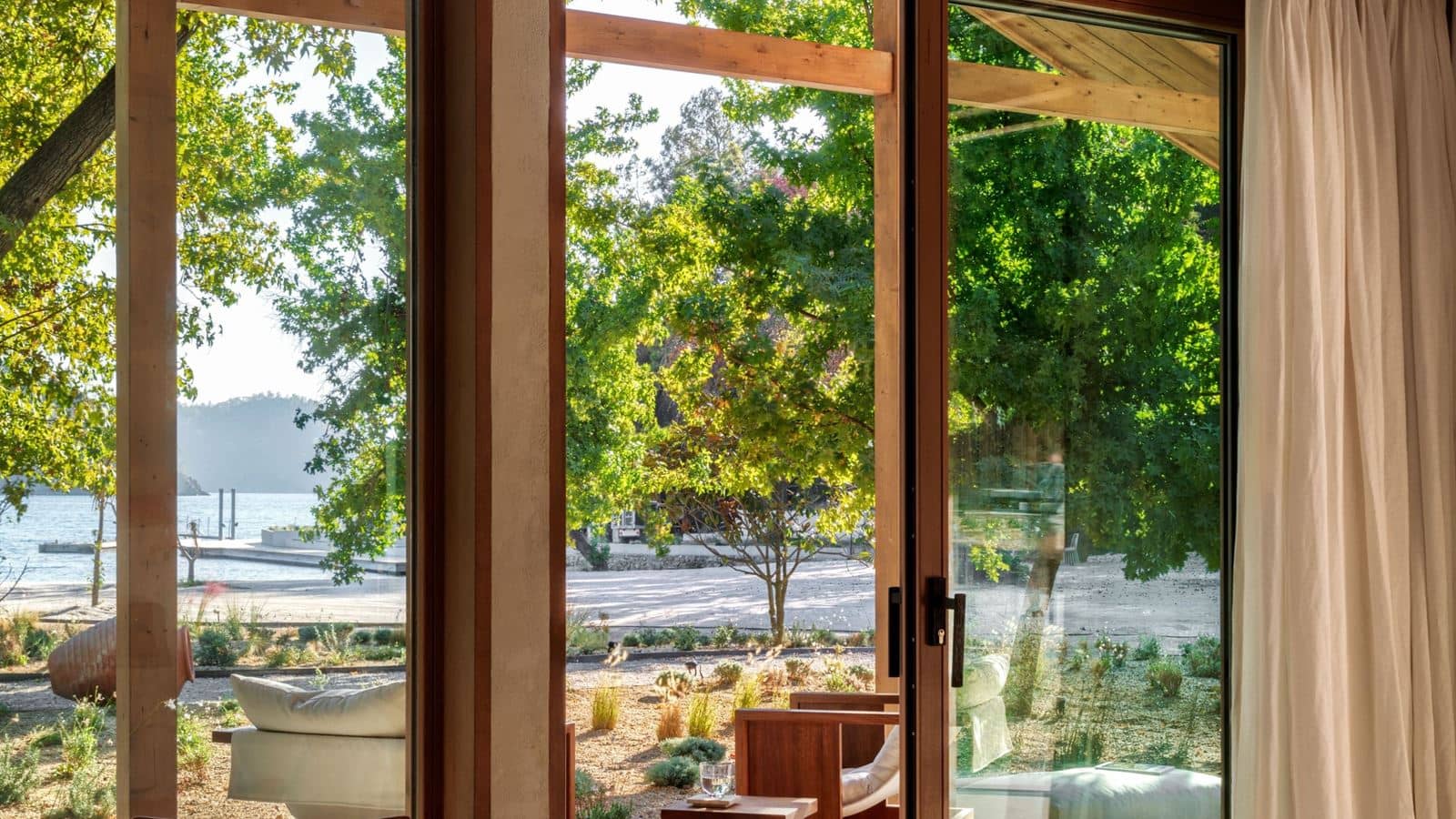 rooms-premier-sea-view-cabana