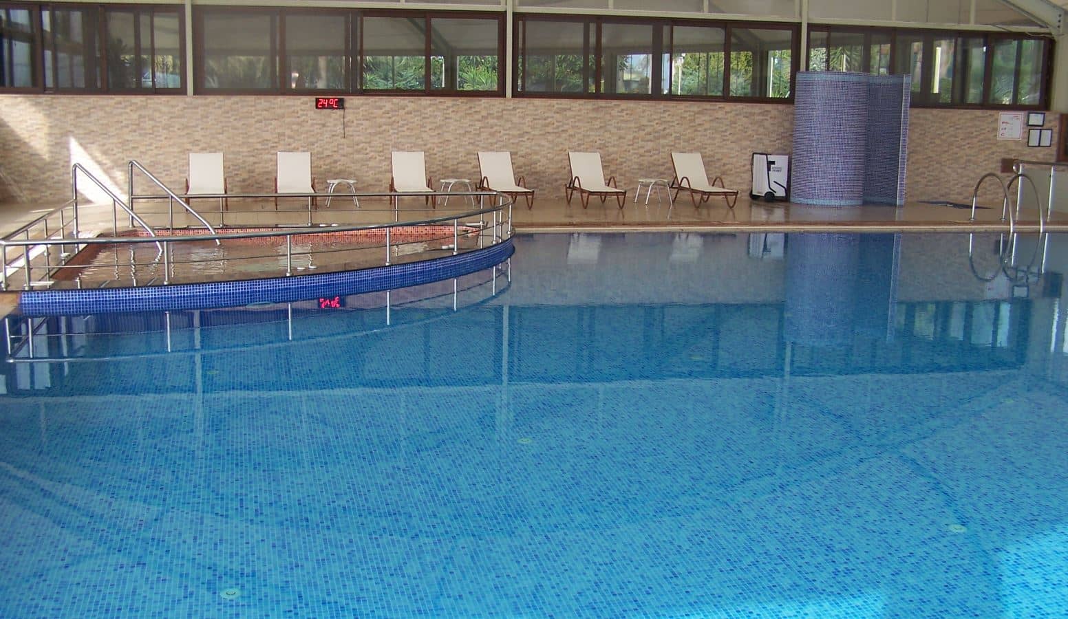 pools-outdoor--indoor-pool