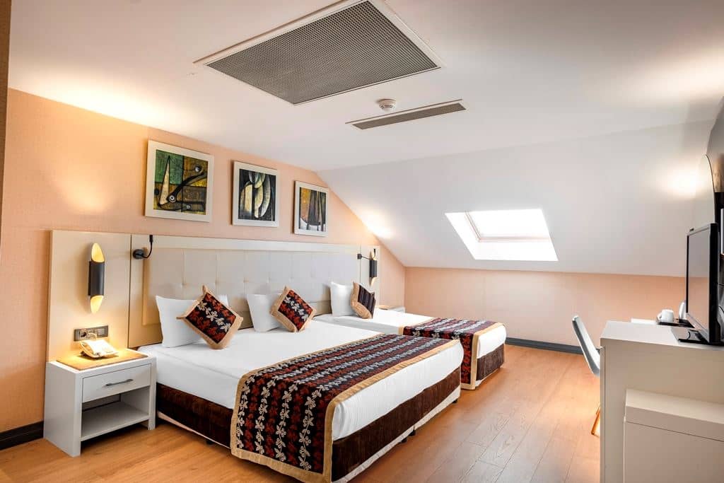 rooms-long-beach-roh