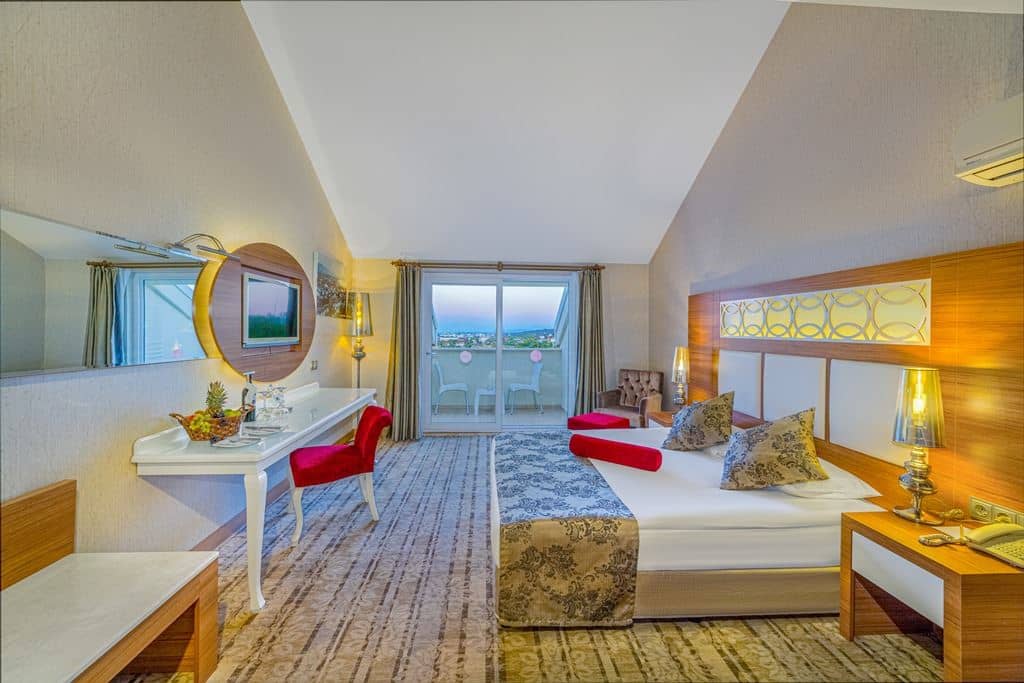 rooms-theodora-building-standard-room