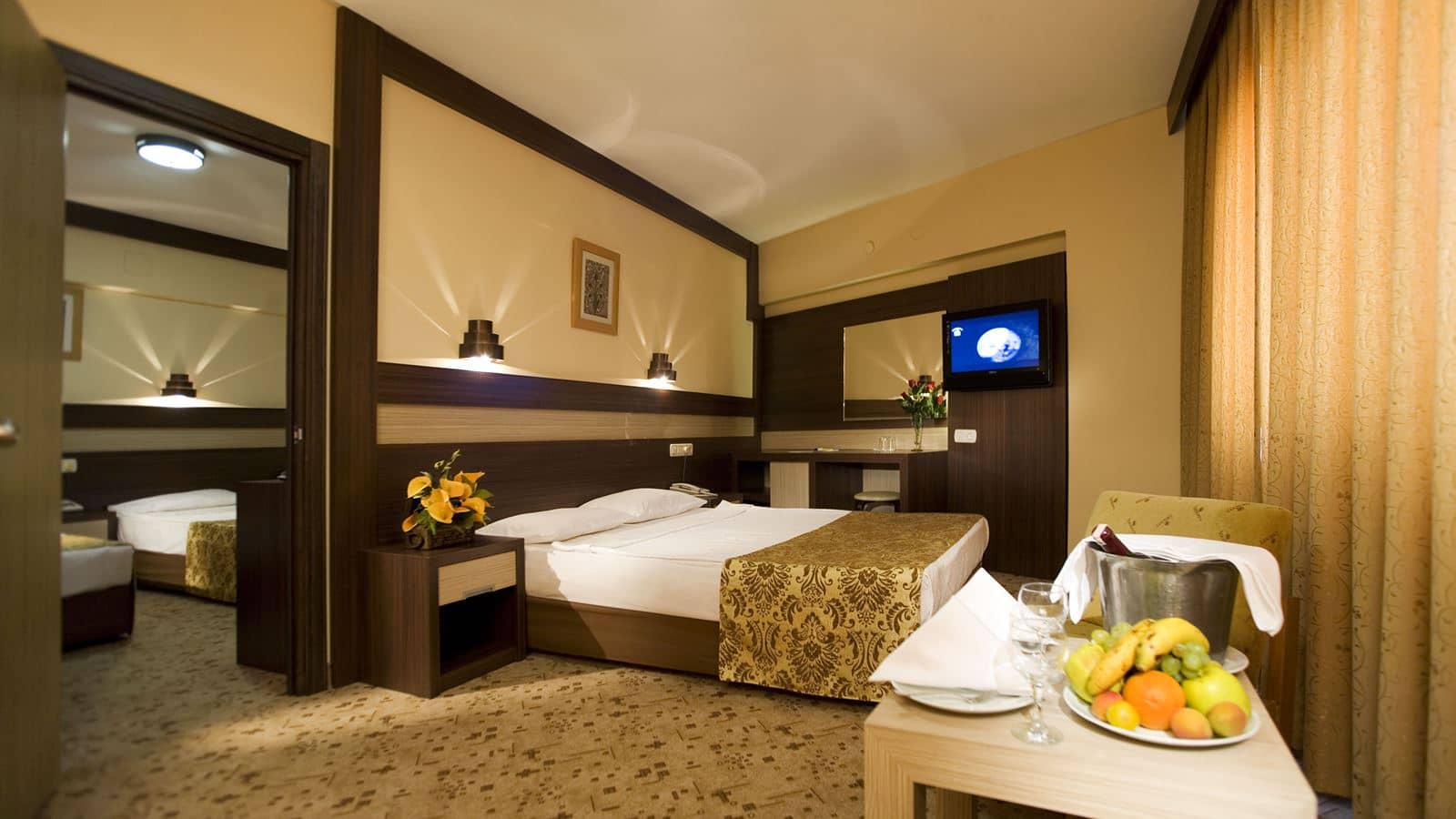 rooms-family-room
