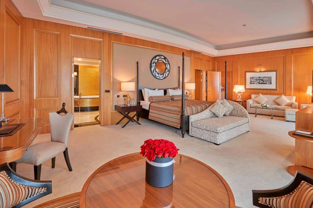 rooms-king-suite