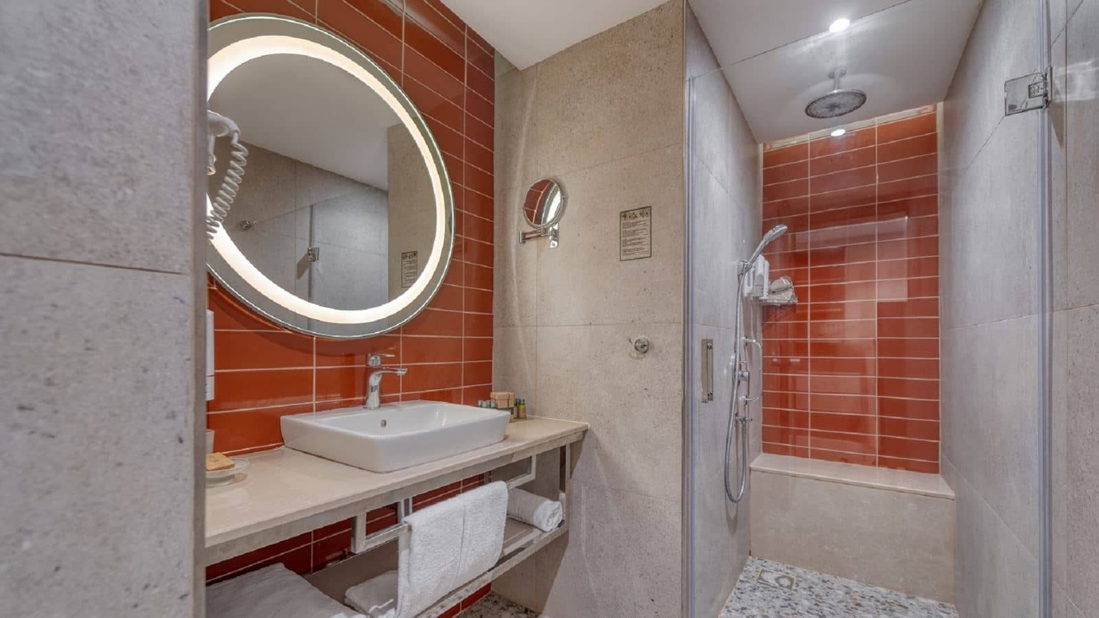 rooms-club-room