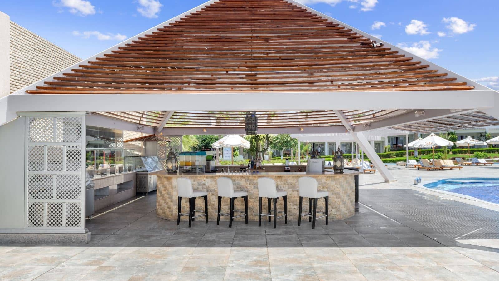 bars-pyramid-bar