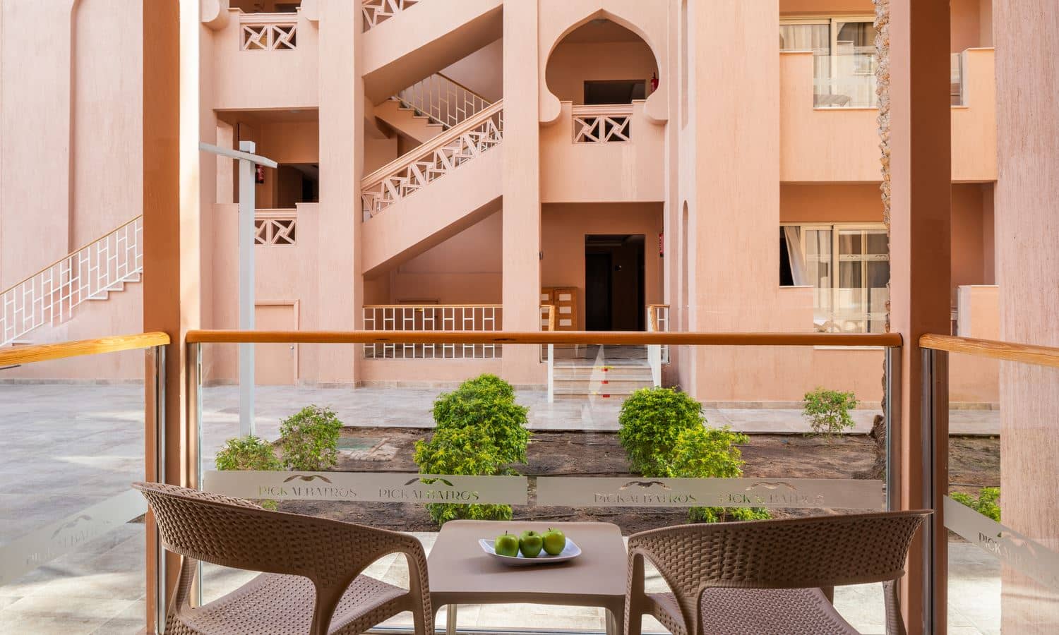 rooms-coral-standard-room-garden-view