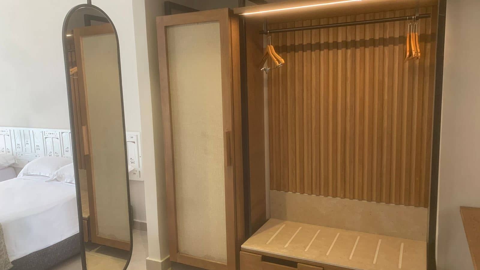 rooms-superior-room