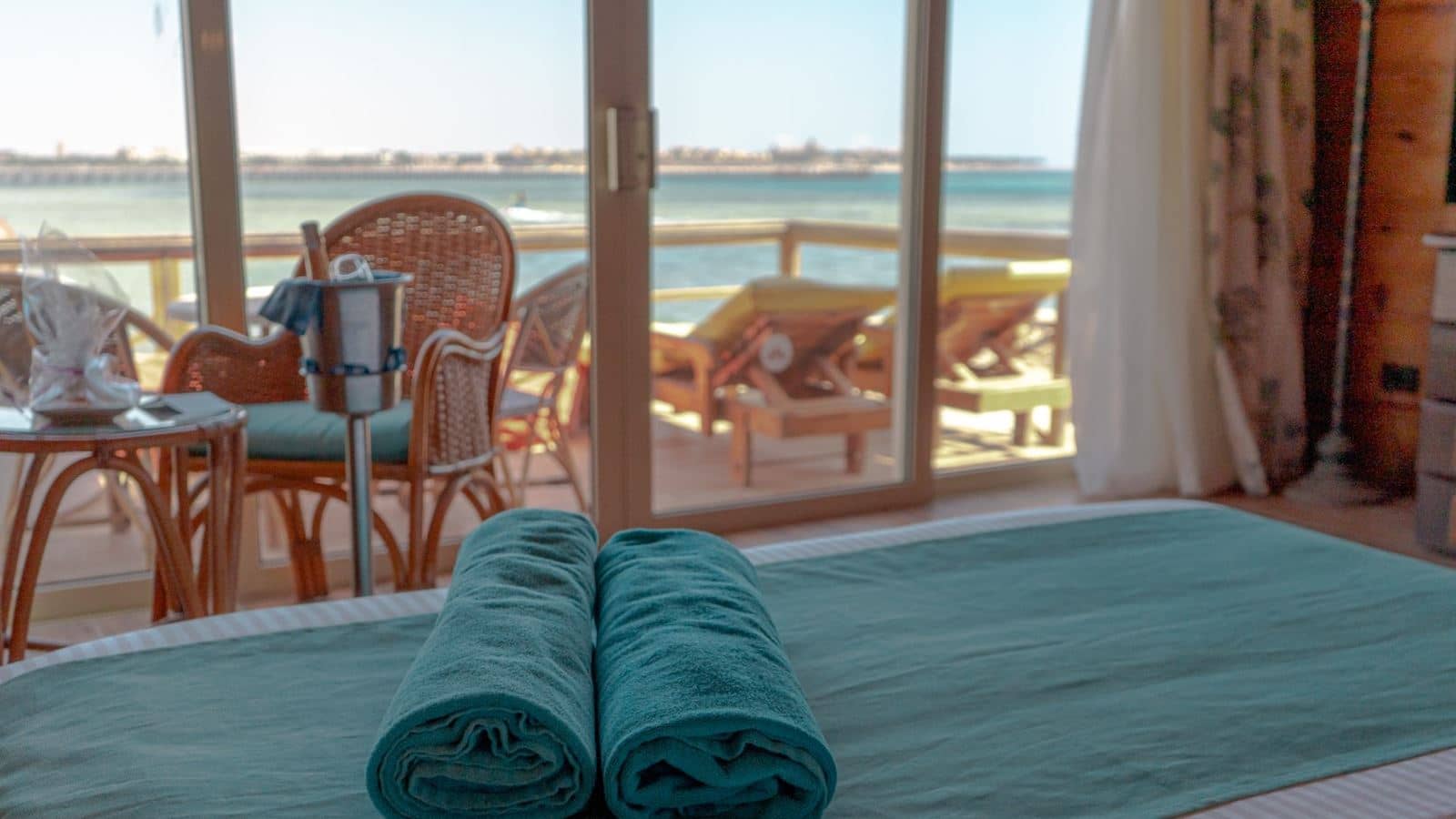 rooms-bungalow-beach-front
