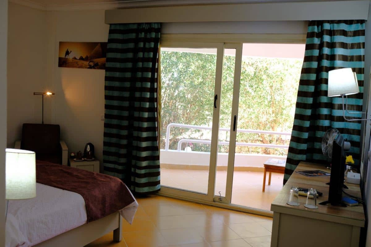rooms-standard-room