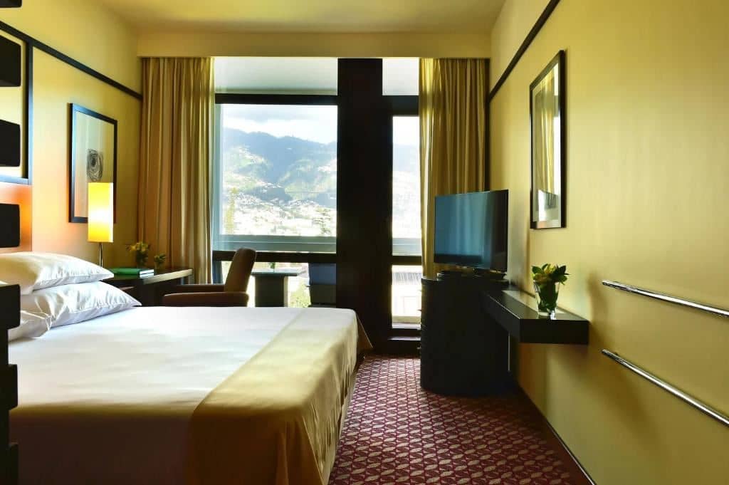 rooms-classic-land-view