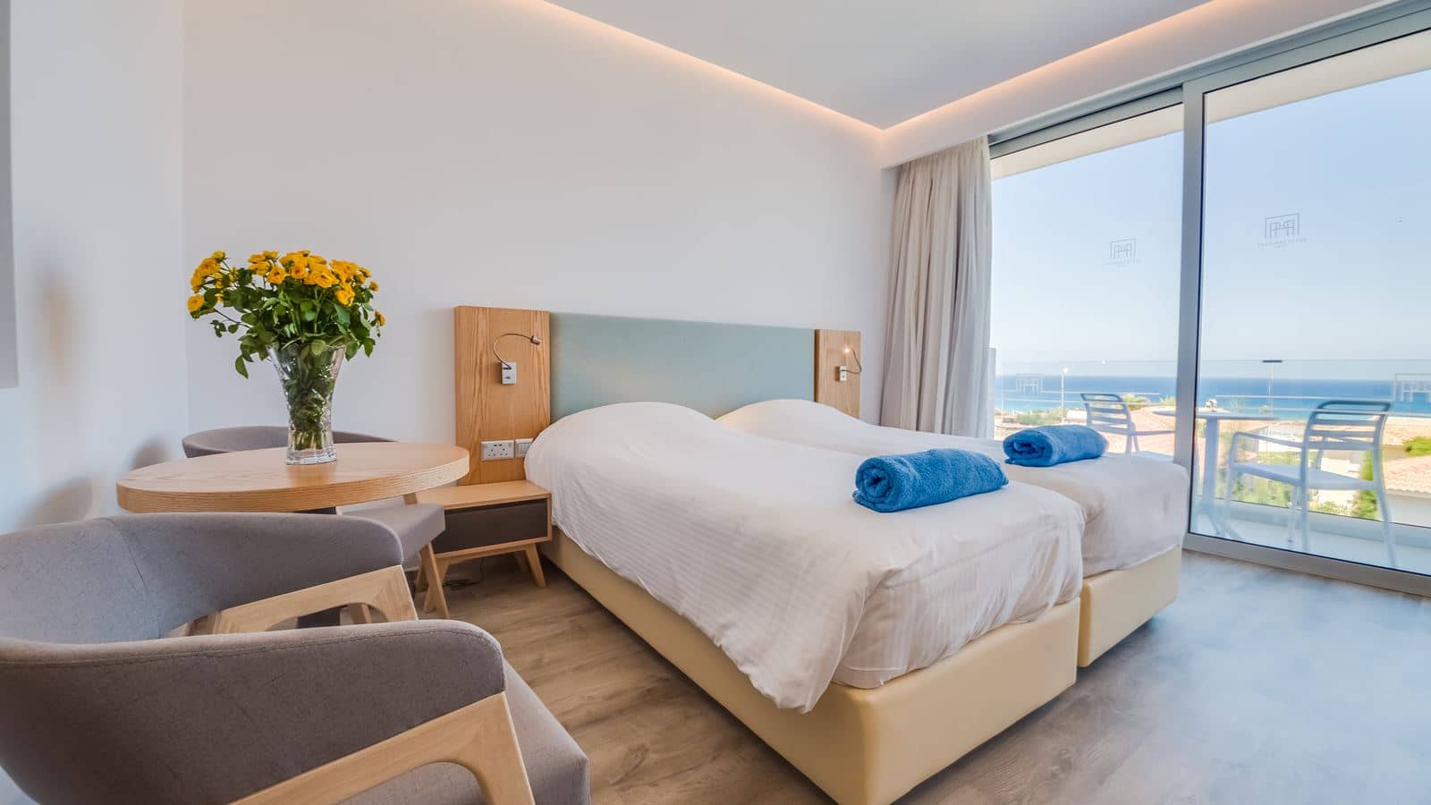 rooms-classic-room-seaview-balcony