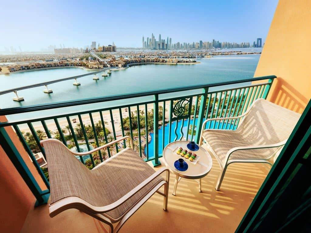 rooms-palm-king-room