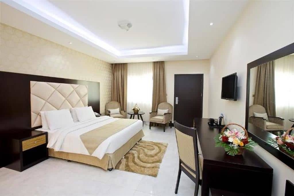 rooms-deluxe-room